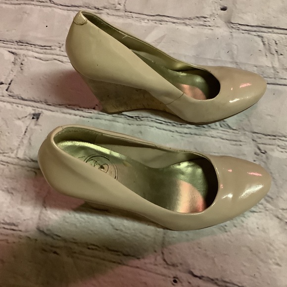 JESSICA SIMPSON SHOES. SIZE 6.5 - Picture 2 of 5
